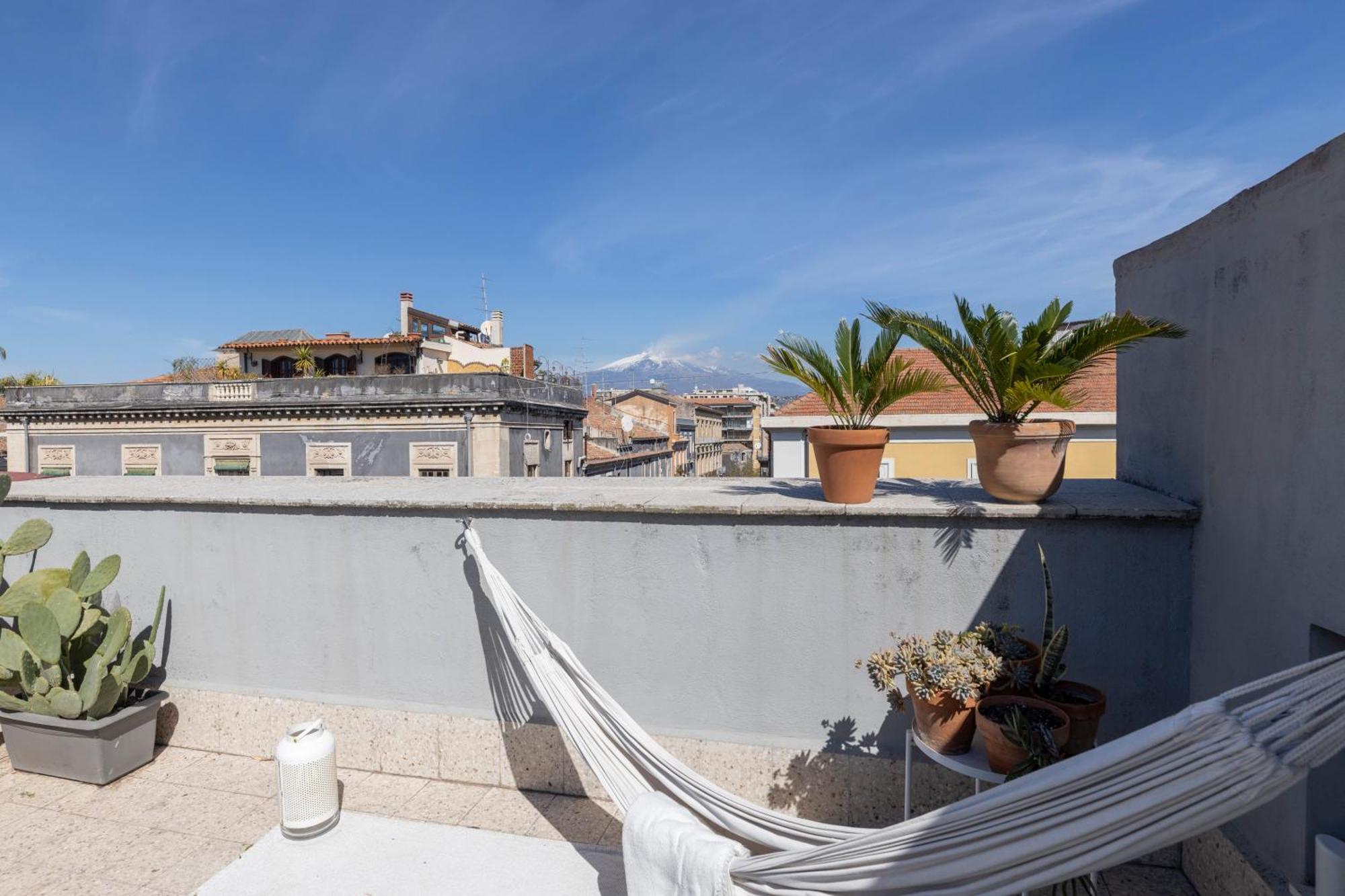 Homestay Rooftop Aeroporto di Catania Fontana Rossa Esterno foto